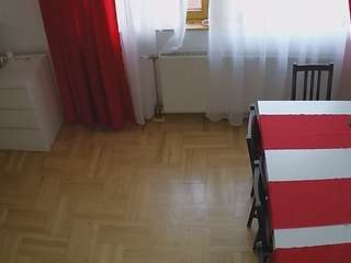 voyeurcam julmodels dining 2